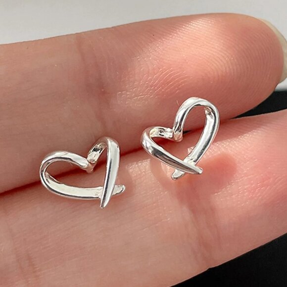 Minimalist Silver Simple Open Heart Stud Earrings Gorgeous Party Gift - Picture 1 of 7